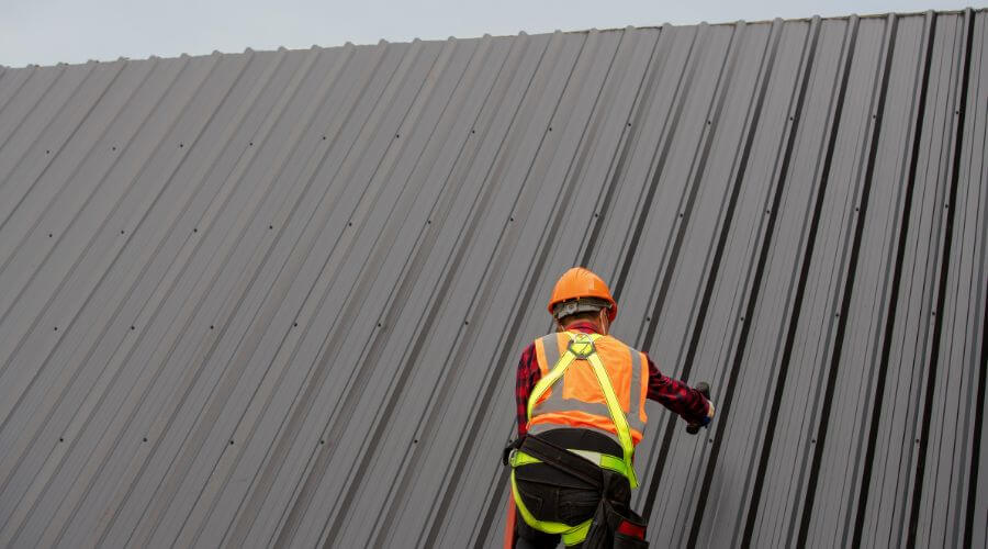 Professional gutter cleaning in Rescue, CA